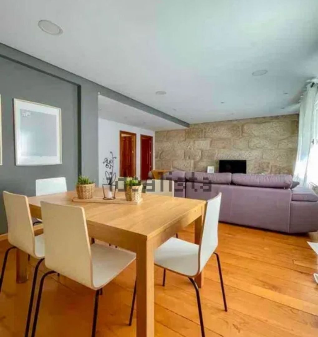 Sala de estar de Piso de alquiler en Vigo  con Aire acondicionado, Calefacción y Parquet