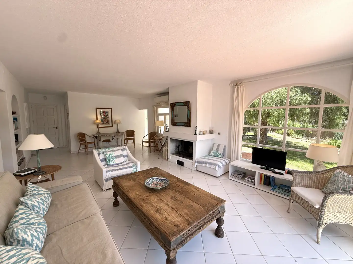 Living room of Houses for sale in Santa Eulària des Riu  with Air Conditioner, Heating and Terrace