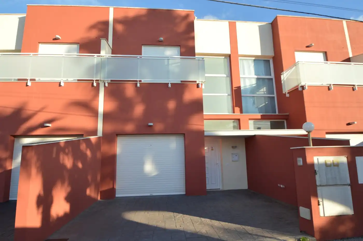 Vista exterior de Casa o xalet en venda en Vinaròs amb Aire condicionat, Terrassa i Forn