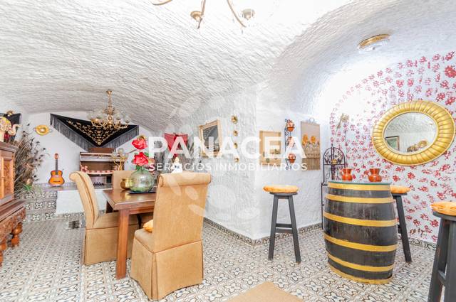 Casa-chalet en Venta en Benalúa