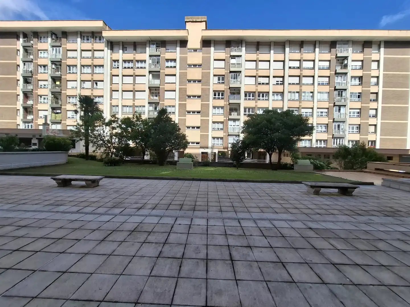 Vista exterior de Pis de lloguer en Gijón  amb Calefacció, Parquet i Terrassa