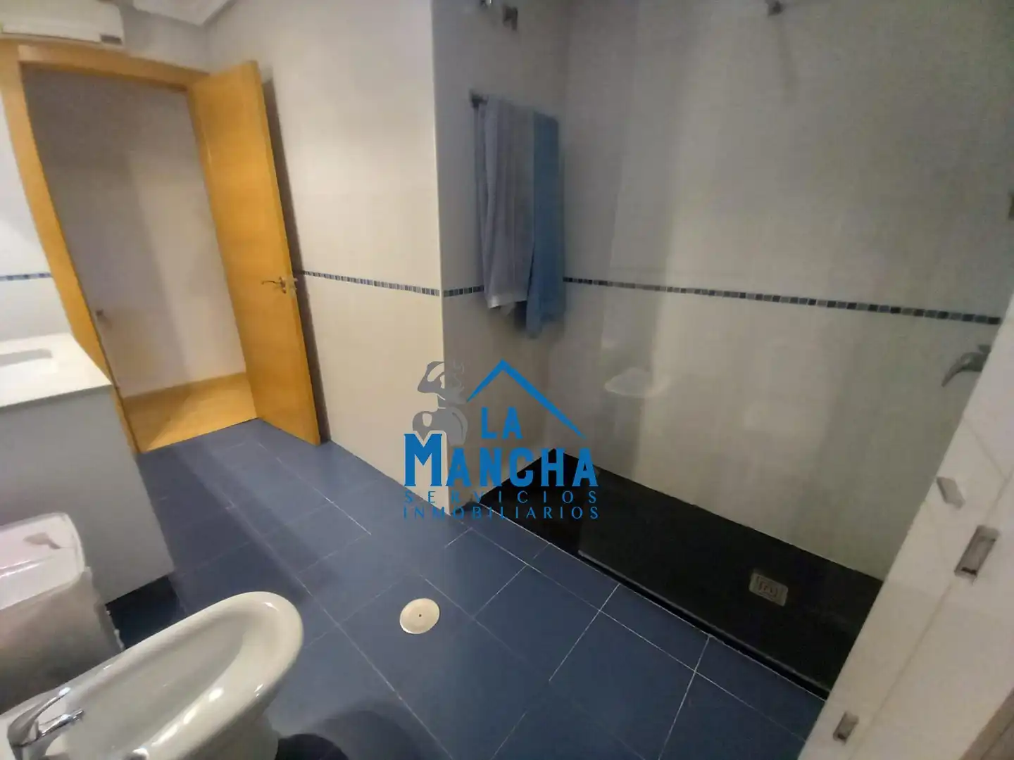 Bathroom of Houses for sale in Motilleja  with Heating and Storage room
