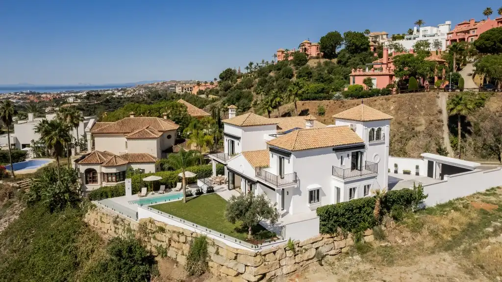 Chalet con piscina en venta en La Quinta, imagen 4