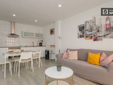 Flat with balcony to rent in Algirós