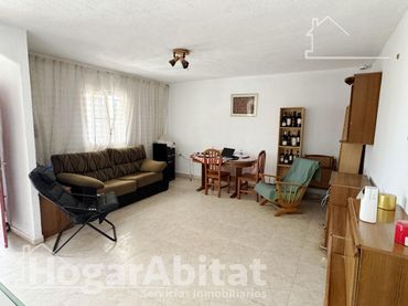 Chalet con jardín en venta en Calle Cuesta