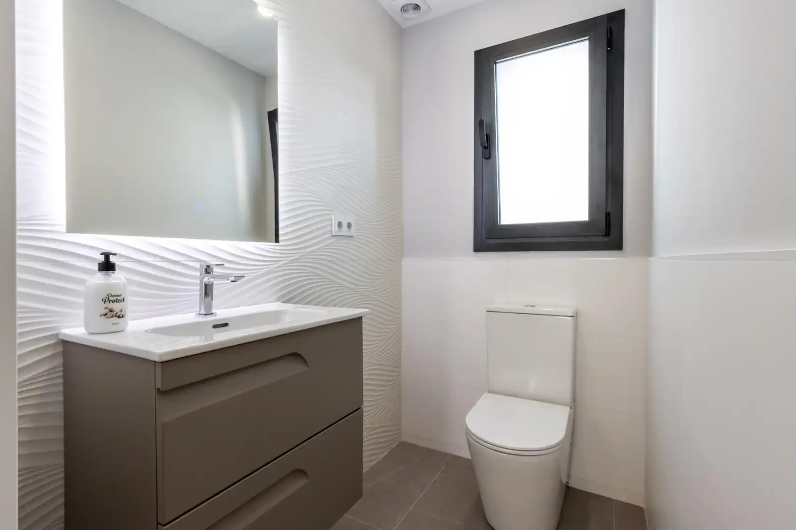 Bathroom of Houses for sale in Sant Quirze del Vallès  with Air Conditioner, Heating and Private garden