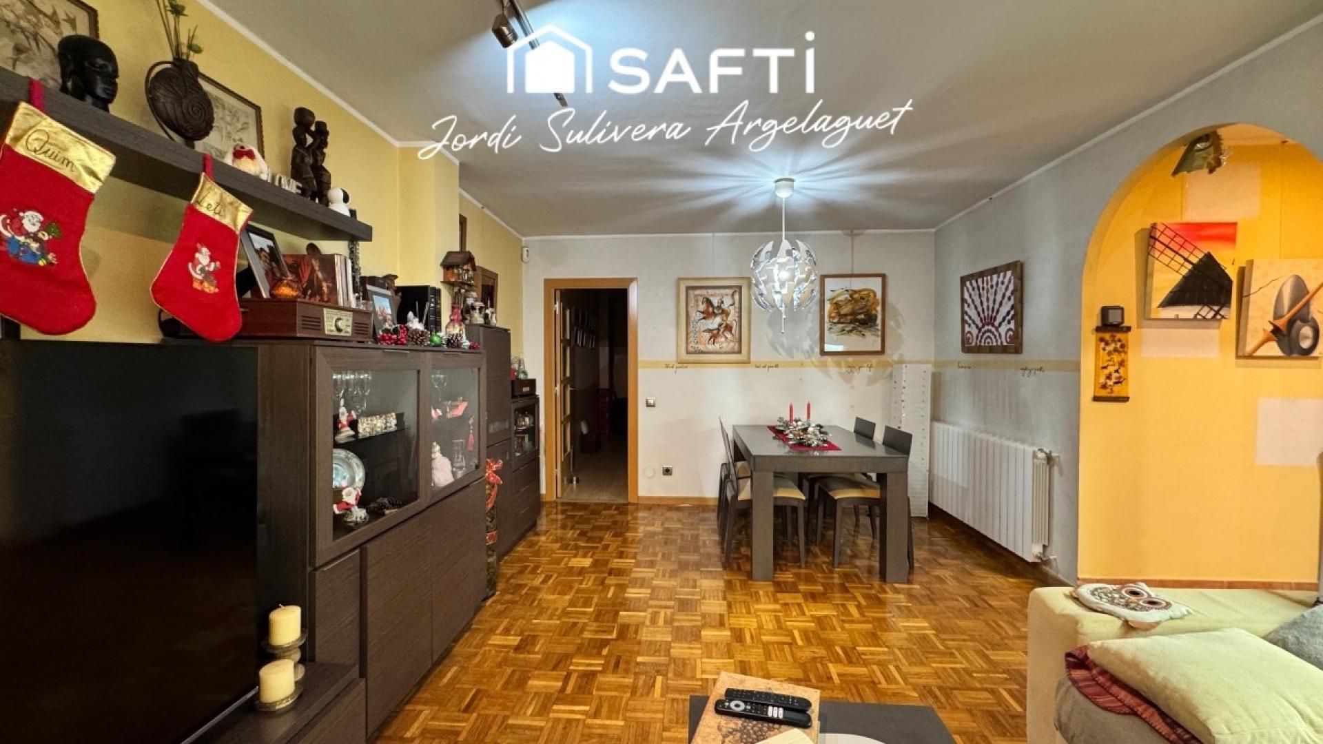 Vista exterior de Pis en venda en Girona Capital amb Aire condicionat i Balcó