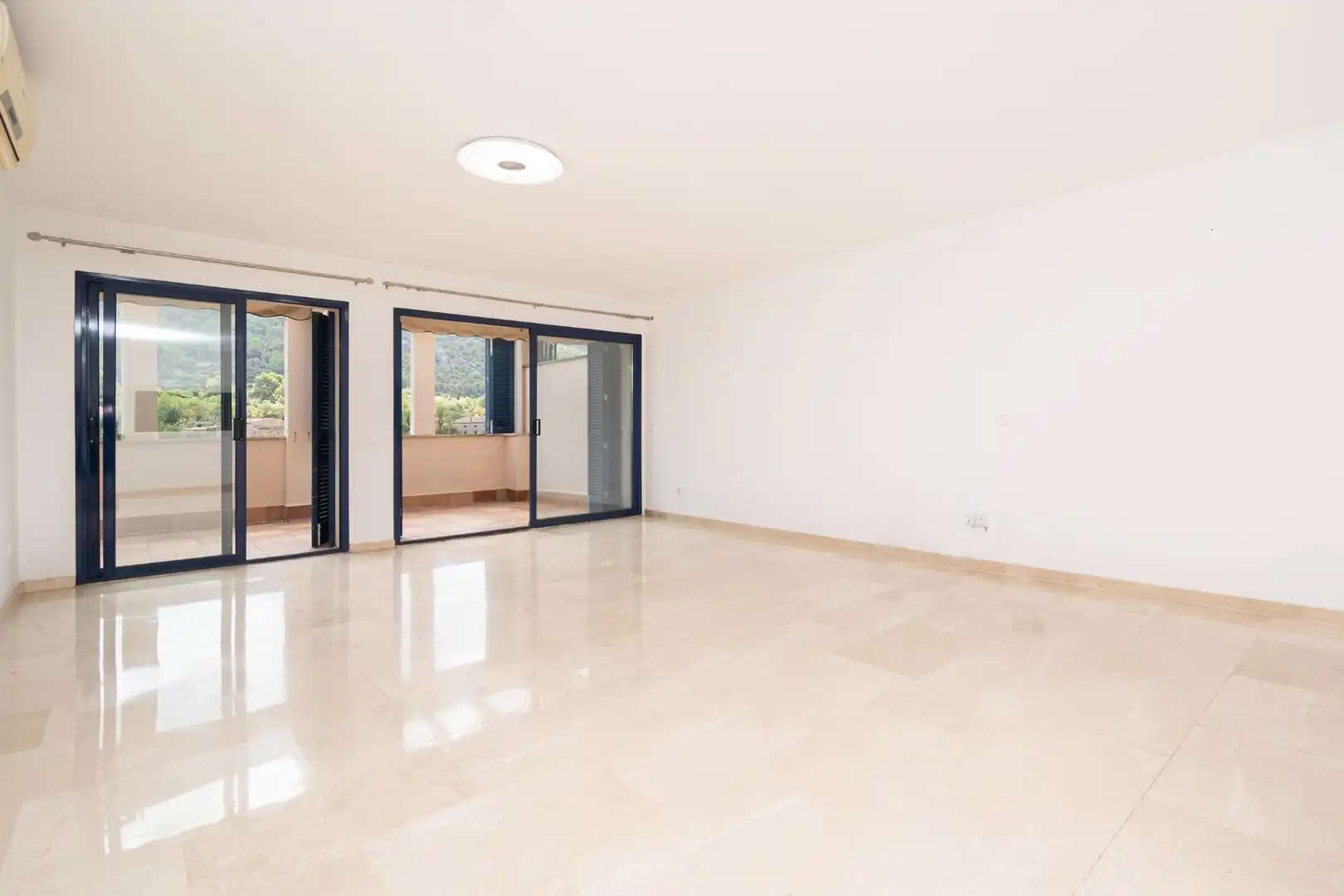 Sala de estar de Piso en venta en Andratx con Calefacción, Jardín privado y Terraza