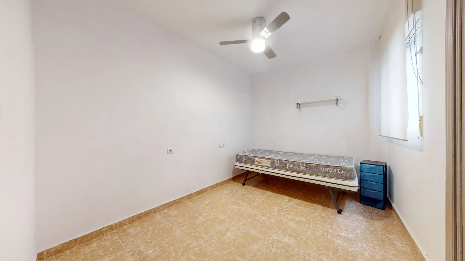 Habitación de Piso en venta en Mutxamel con Aire acondicionado, Trastero y Alarma