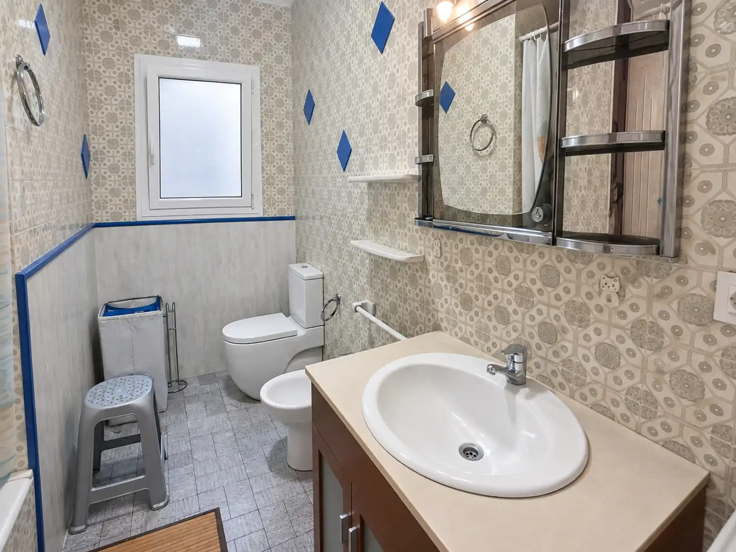 Bathroom of Flat for sale in Llançà  with Terrace and Furnished