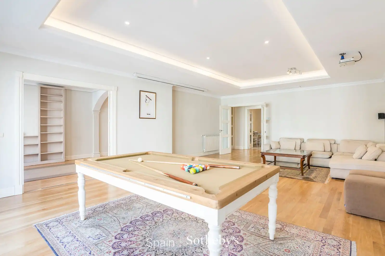 Apartments for rent in Madrid  with Air Conditioner, Heating and Storage room