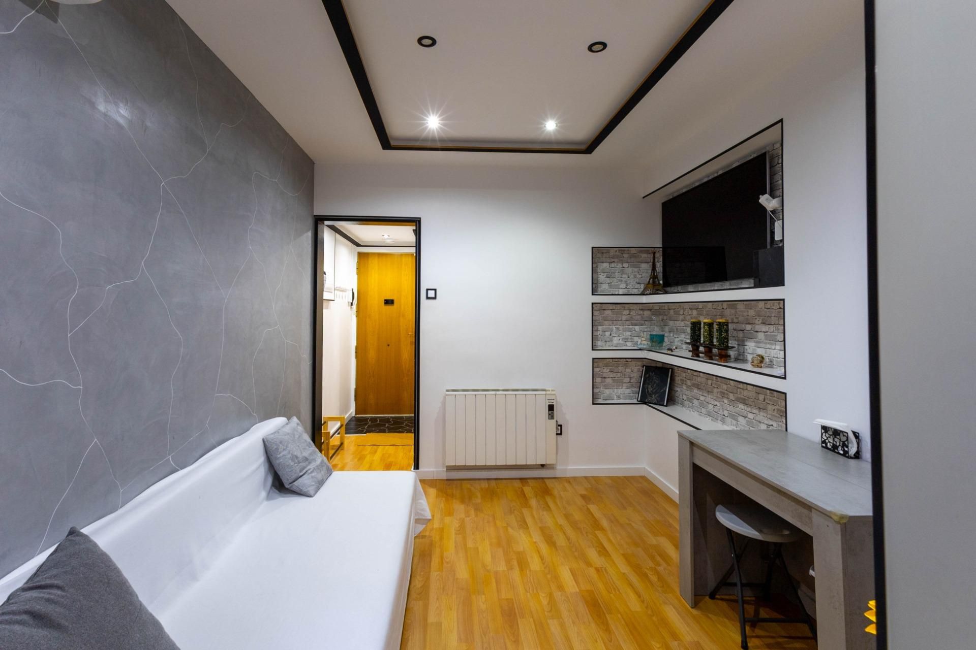 Bedroom of Flat for sale in  Barcelona Capital  with Parquet flooring