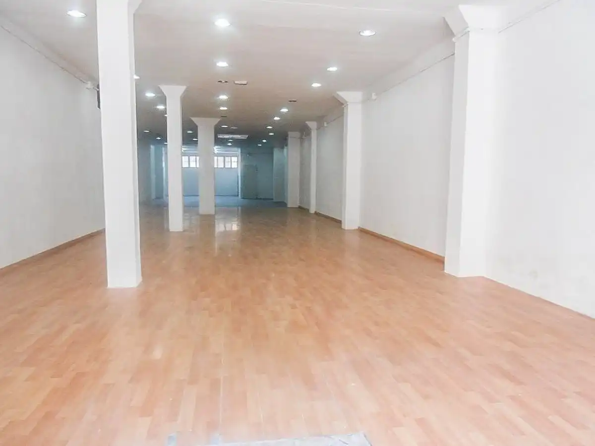 Local comercial de lloguer a Centre - Sant Oleguer, imagen 9