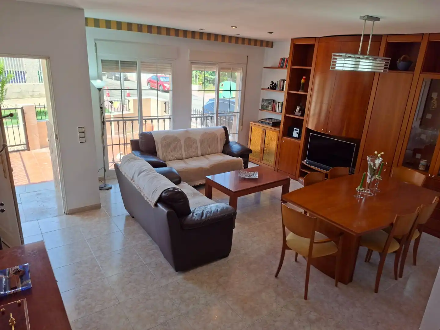 Sala d'estar de Casa adosada en venda en Vinaròs amb Aire condicionat, Calefacció i Jardí privat