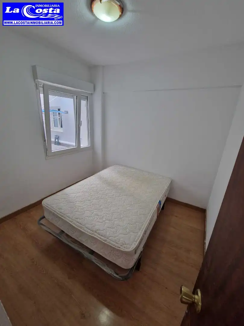 Bedroom of Flat for sale in Santander  with Parquet flooring, Oven and Washing machine
