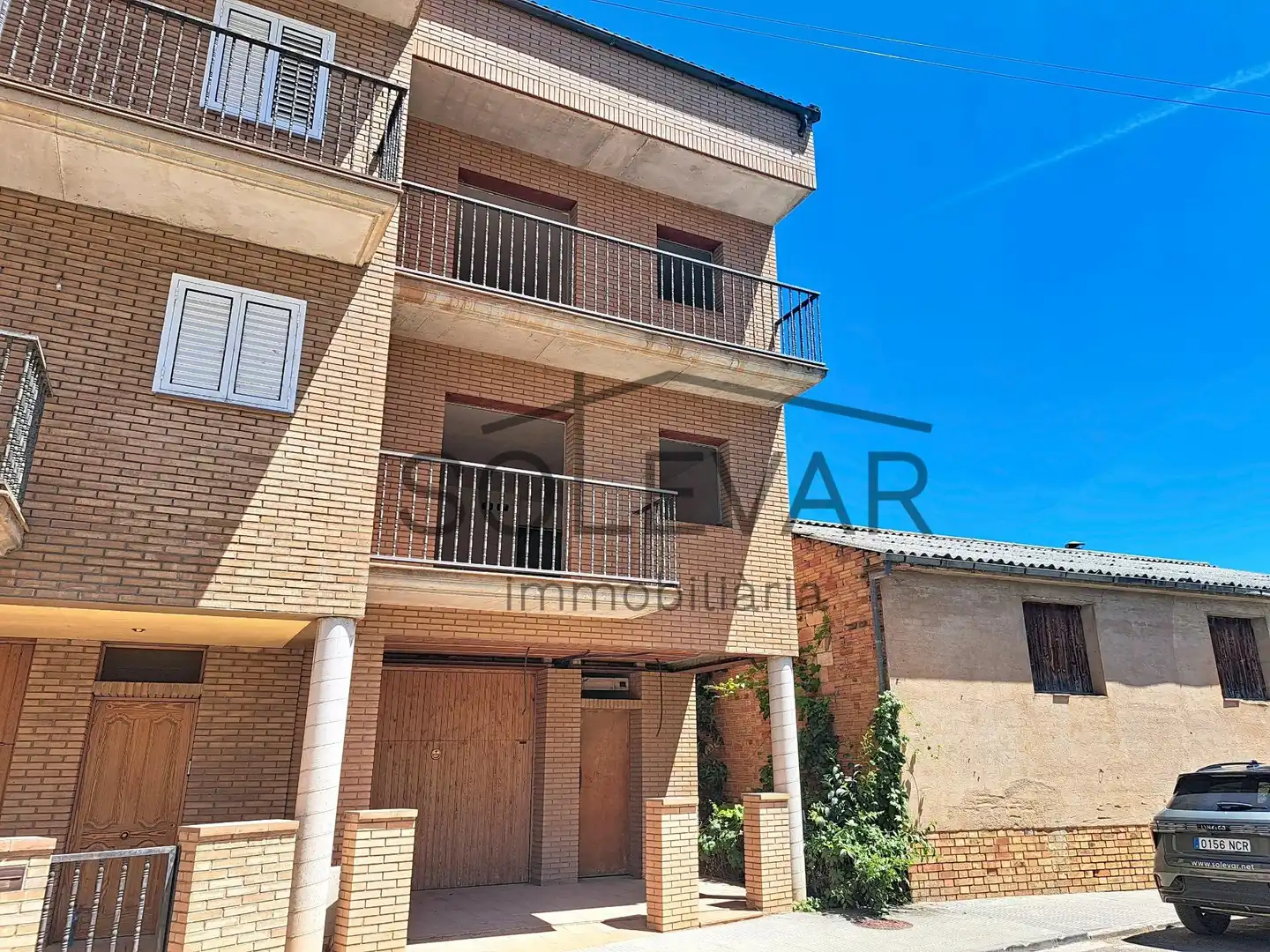 Vista exterior de Casa adosada en venda en Tremp amb Terrassa, Traster i Balcó