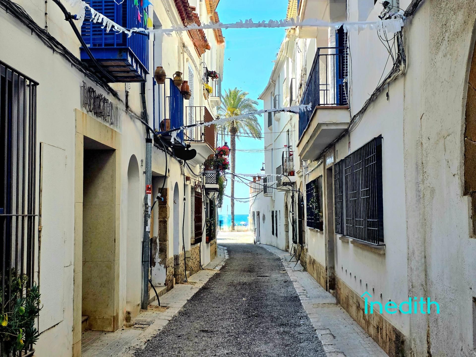 Vista exterior de Pis en venda en Sitges amb Terrassa i Balcó