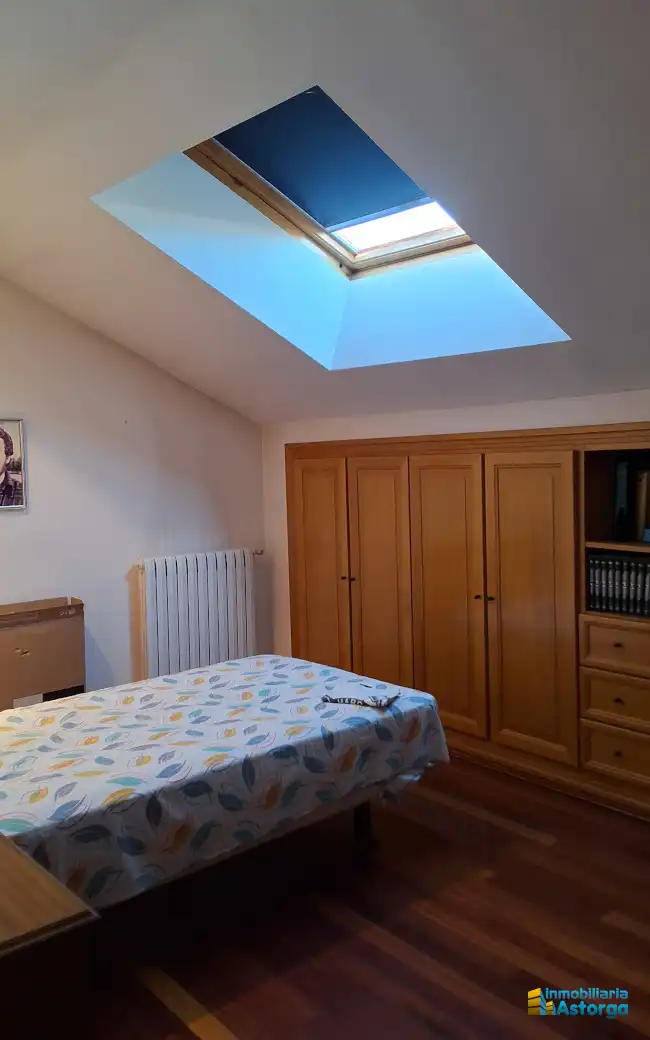 Habitación de Casa o chalet en venta en Astorga con Calefacción, Jardín privado y Parquet