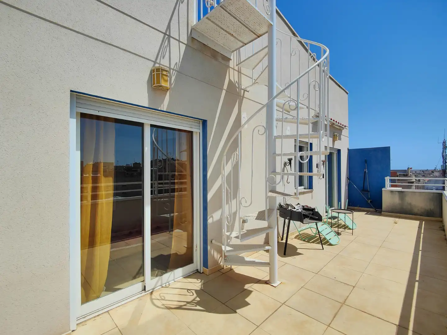 Terrasse von Dachboden zur Miete in Torrevieja mit Terrasse, Möbliert und Ofen