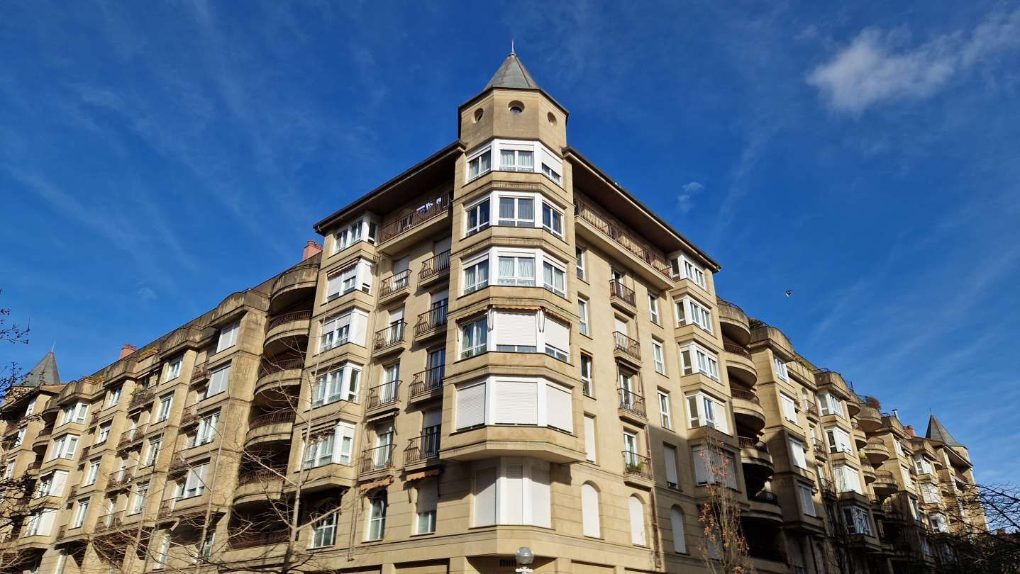 Vista exterior de Dúplex de lloguer en Donostia - San Sebastián  amb Calefacció