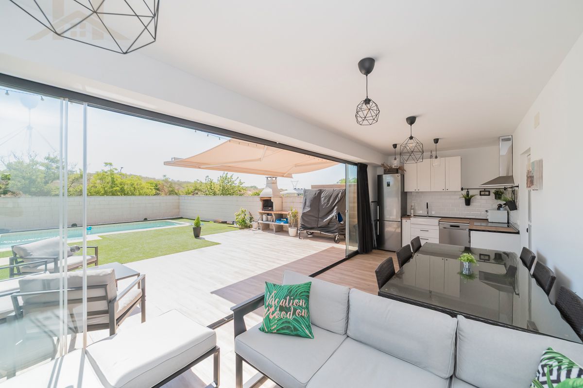 Terrassa de Casa o xalet en venda en Arroyomolinos (Madrid) amb Aire condicionat, Calefacció i Jardí privat