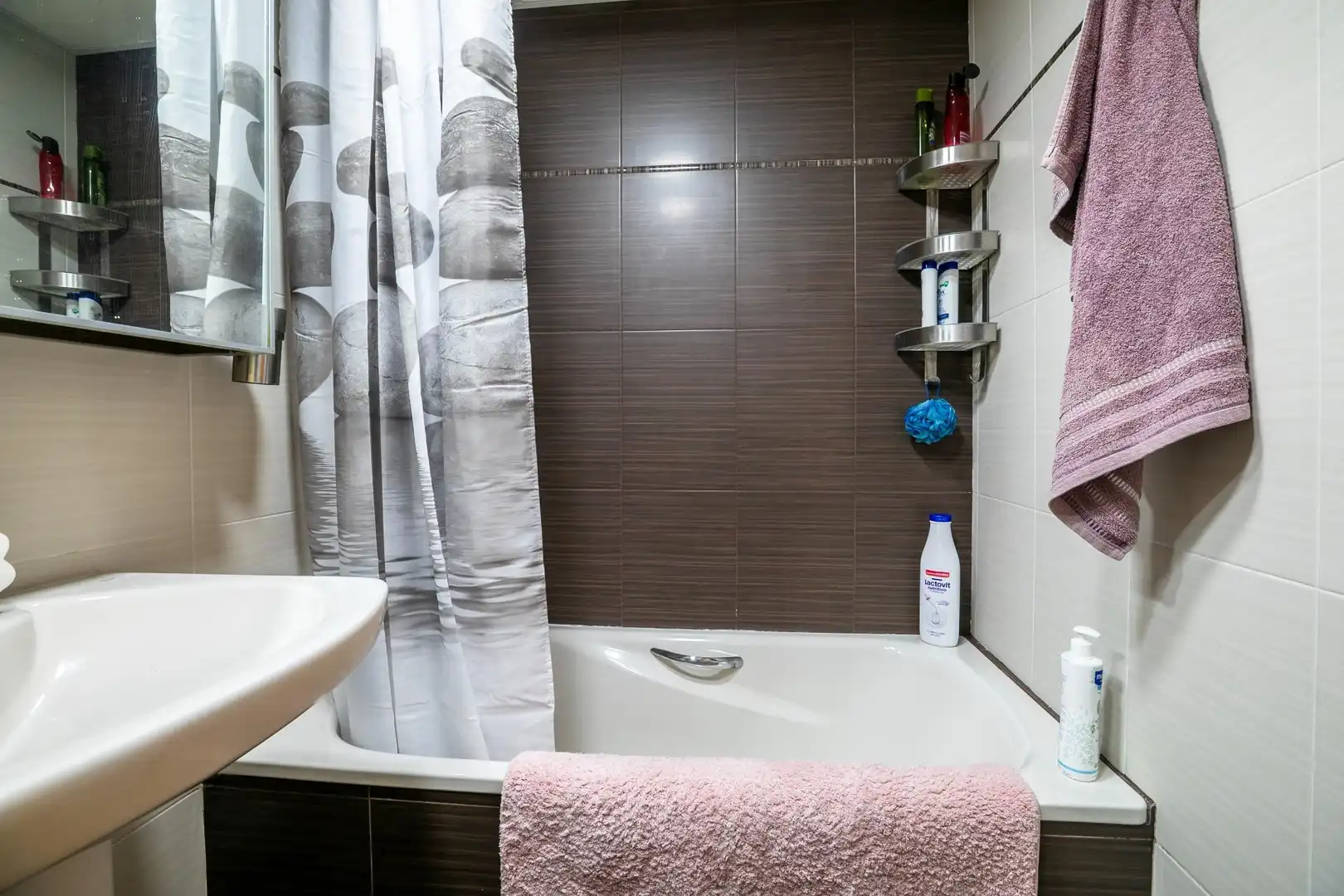 Badezimmer von Wohnung zum Verkauf in Huesca mit Klimaanlage, Heizung und Privatgarten