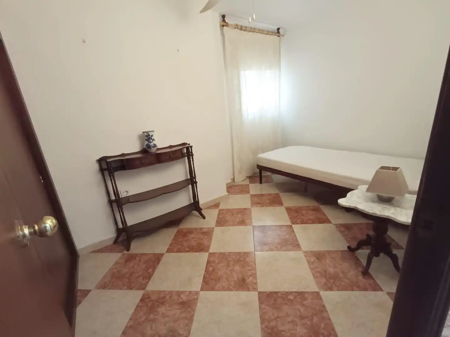 Dormitori de Pis en venda en Córdoba amb Aire condicionat, Terrassa i Moblat