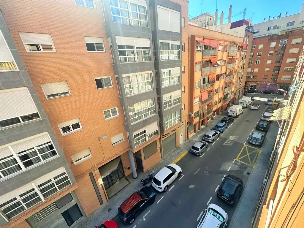 Exterior view of Flat for rent in Valencia  with Air Conditioner, Heating and Furnished