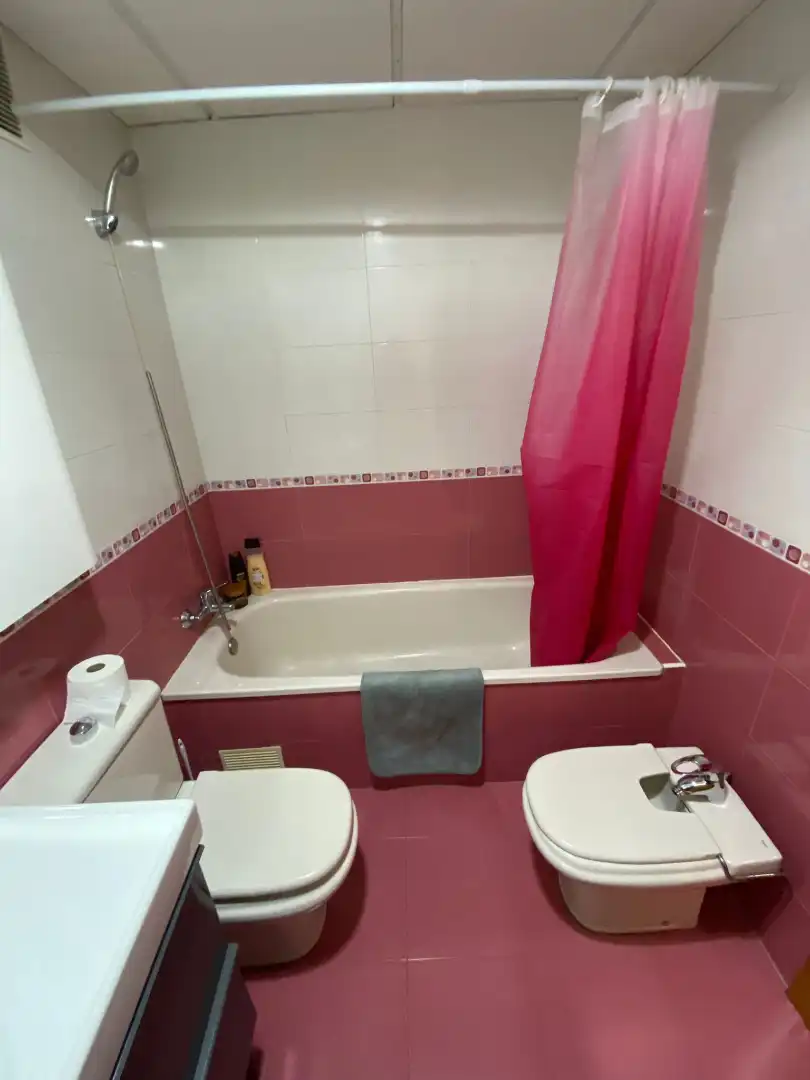 Baño de Piso de alquiler en Roquetas de Mar con Aire acondicionado, Calefacción y Parquet