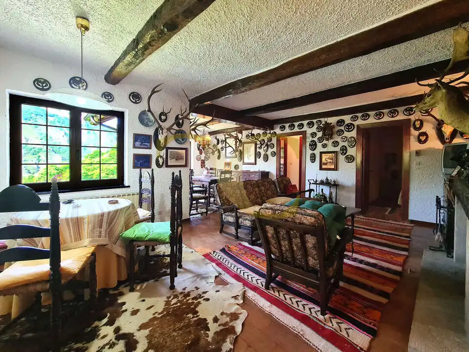 Sala de estar de Casa o chalet en venta en Caso con Calefacción, Jardín privado y Terraza
