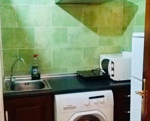 Cuina de Estudi de lloguer en Dos Hermanas amb Aire condicionat, Moblat i Rentadora