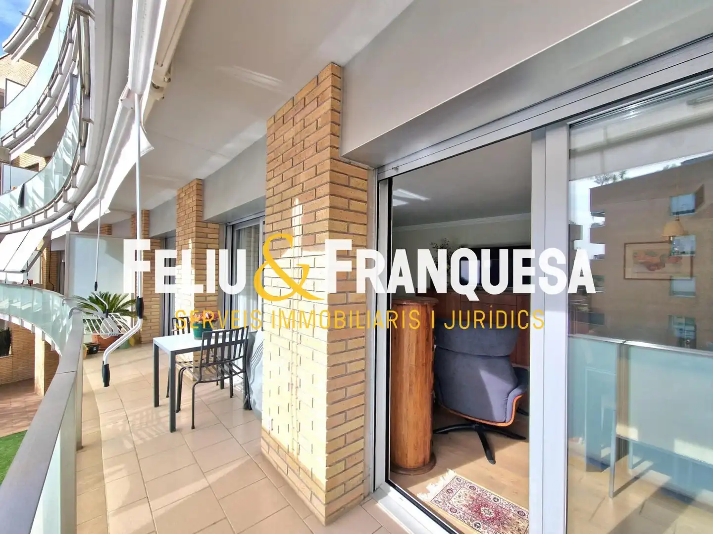 Exterior view of Flat for sale in Sant Cugat del Vallès  with Heating, Terrace and Storage room