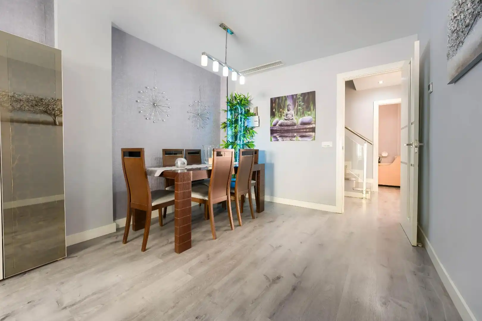 Esszimmer von Einfamilien-Reihenhaus zum Verkauf in Espartinas mit Klimaanlage, Heizung und Parkett