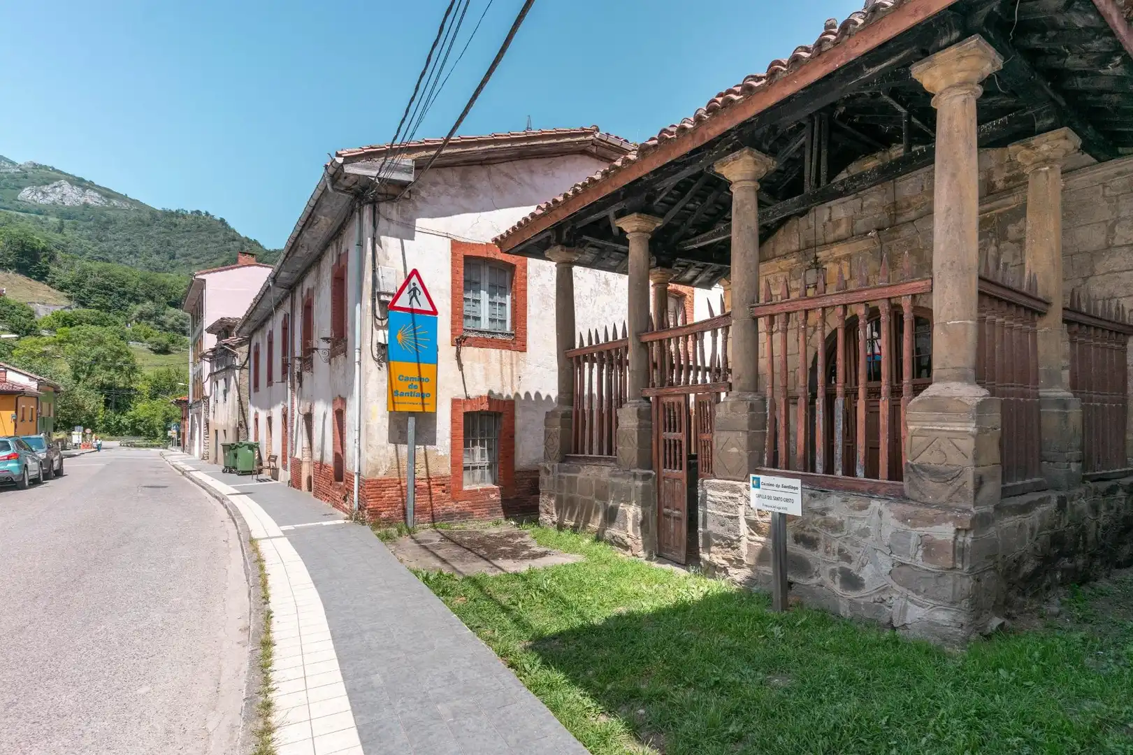 Vista exterior de Casa adosada en venda en Lena
