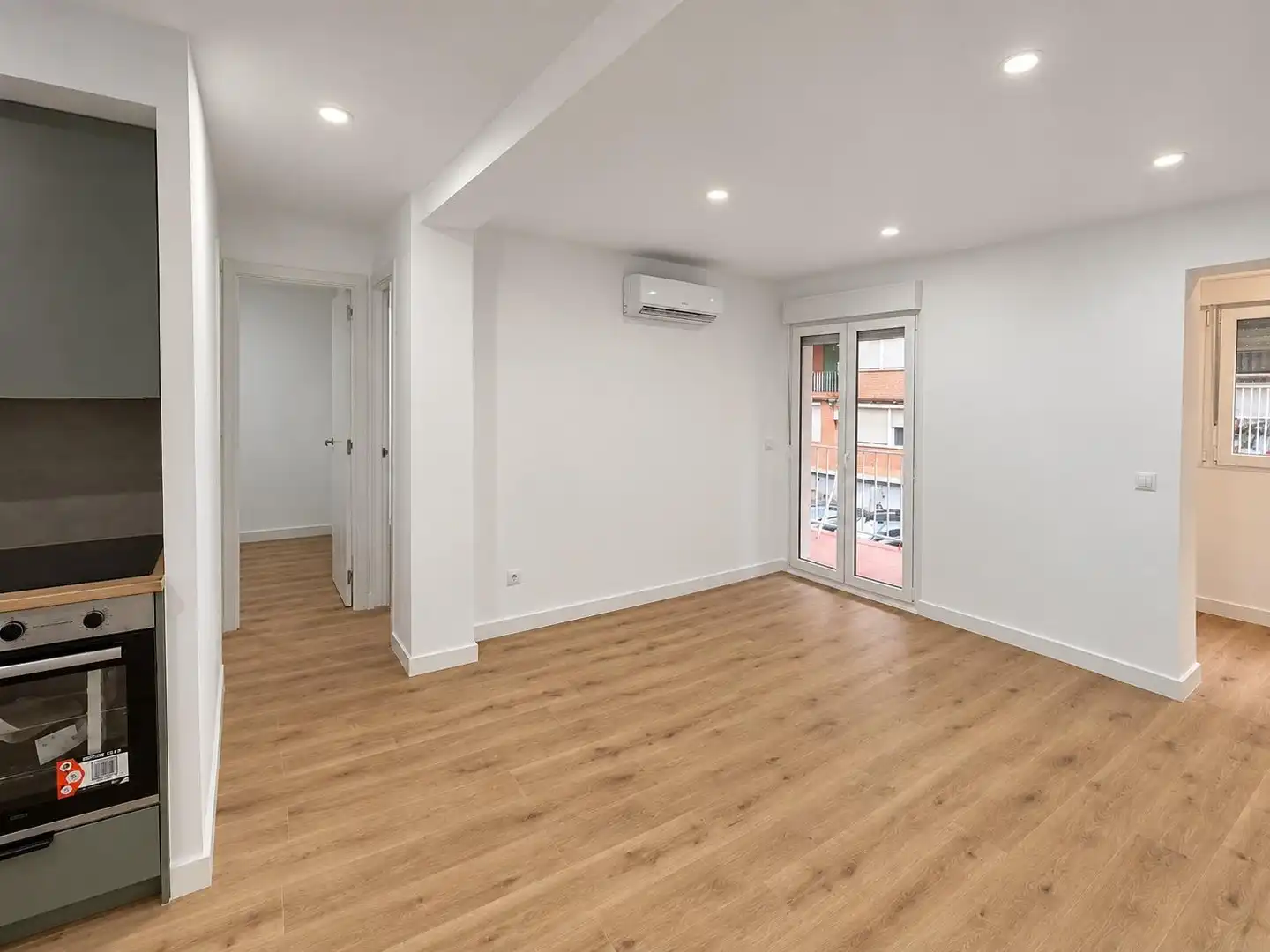 Schlafzimmer von Wohnung zum Verkauf in Latina