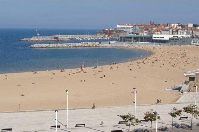 Vista exterior de Àtic en venda en Gijón  amb Calefacció i Traster