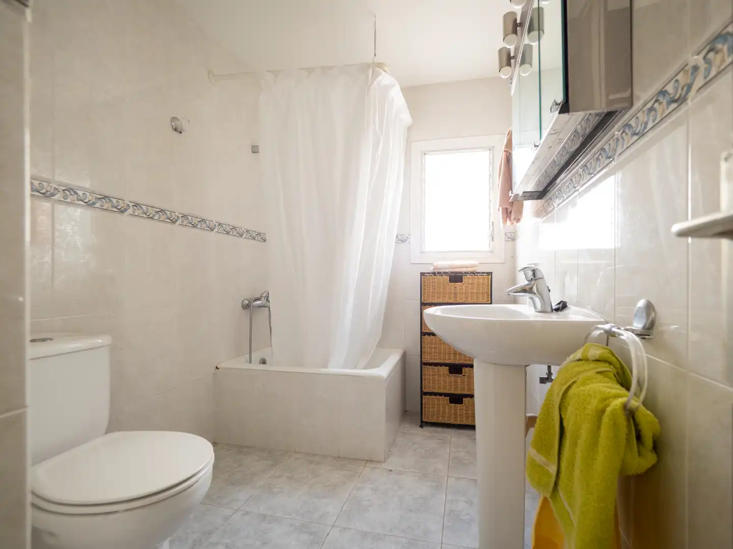 Baño de Casa o chalet en venta en Torrelles de Foix con Jardín privado, Terraza y Amueblado