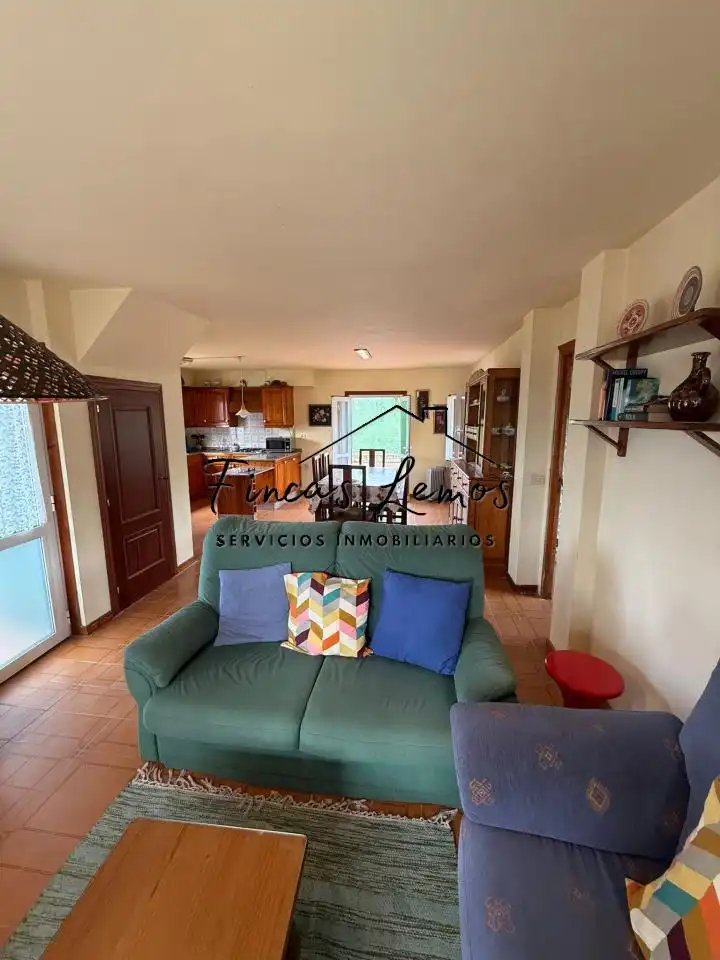 Sala de estar de Casa o chalet en venta en Camariñas con Jardín privado, Terraza y Amueblado