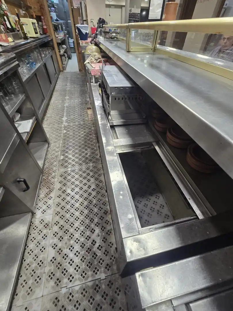 Cocina de Local en venta en San Sebastián de los Reyes con Aire acondicionado, Calefacción y Amueblado