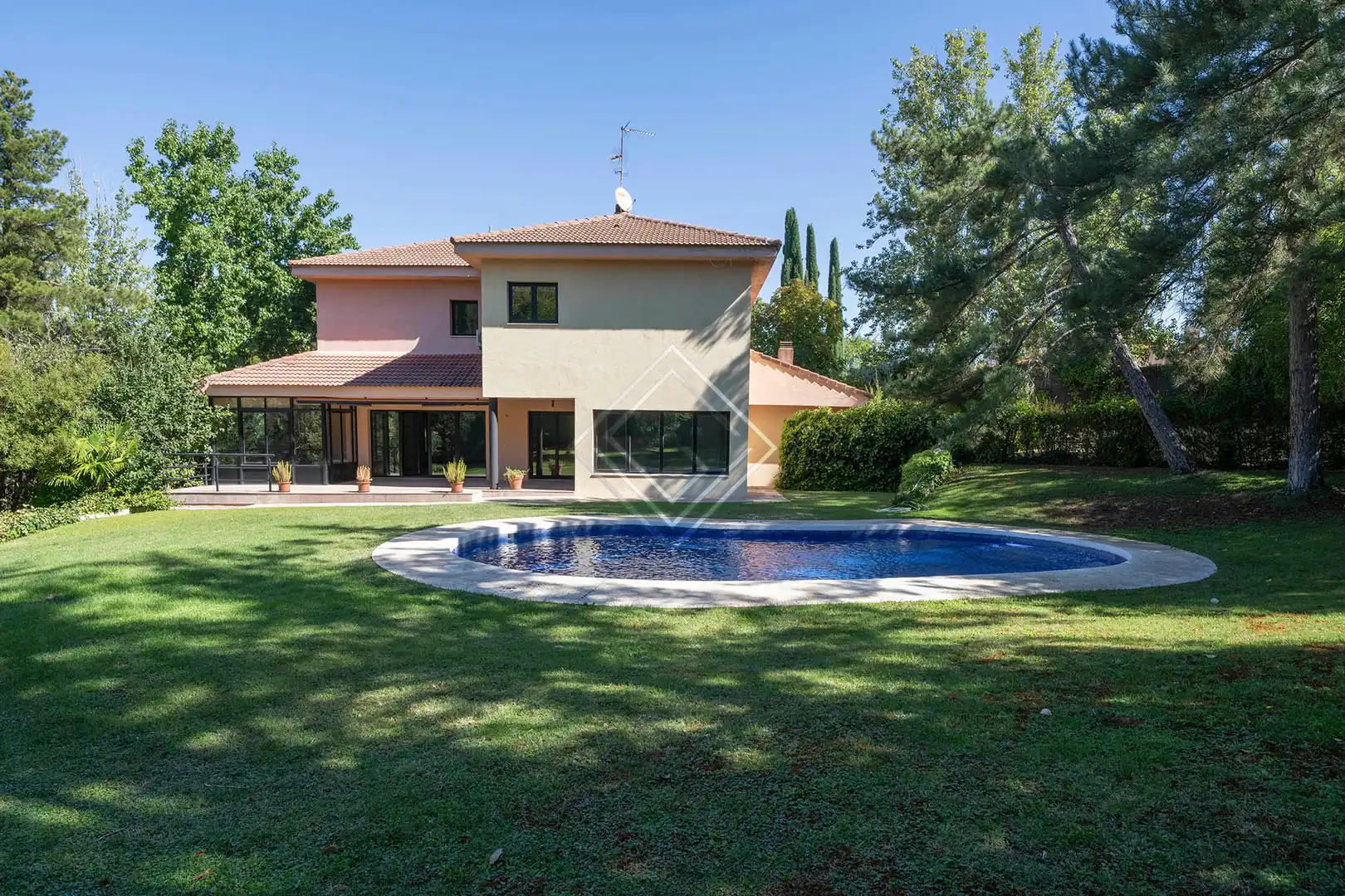 Villa con piscina in vendita a Somosaguas