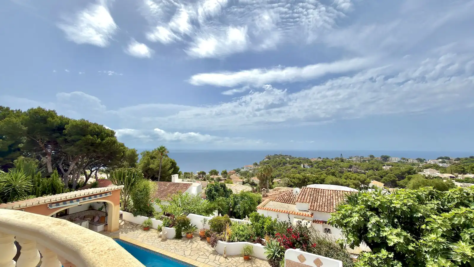 Vista exterior de Casa o xalet en venda en Jávea / Xàbia amb Aire condicionat, Calefacció i Jardí privat