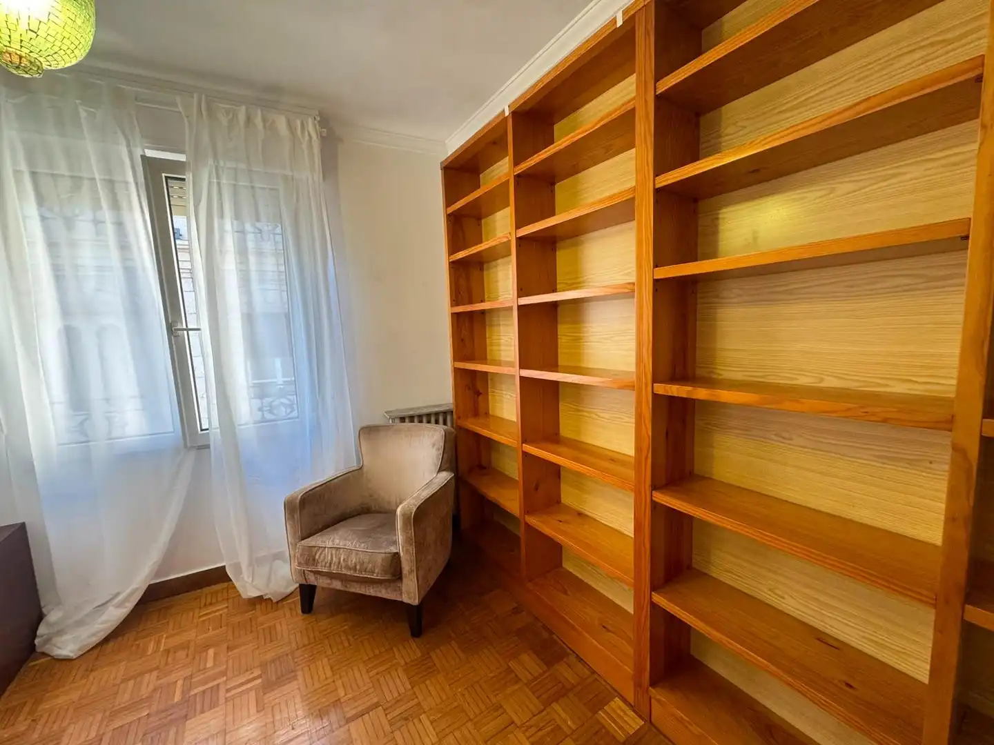 Habitación de Piso para compartir en Ourense Capital  con Calefacción, Amueblado y Balcón