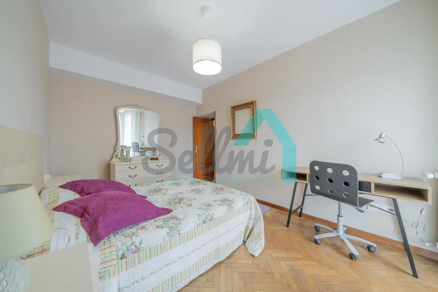 Bedroom of Flat for rent in Oviedo   with Heating, Parquet flooring and Terrace