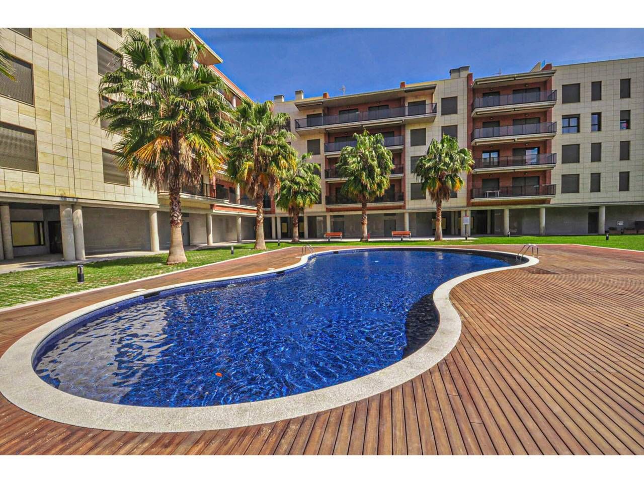 Swimming pool of Flat to rent in Cambrils  with Air Conditioner, Terrace and Storage room