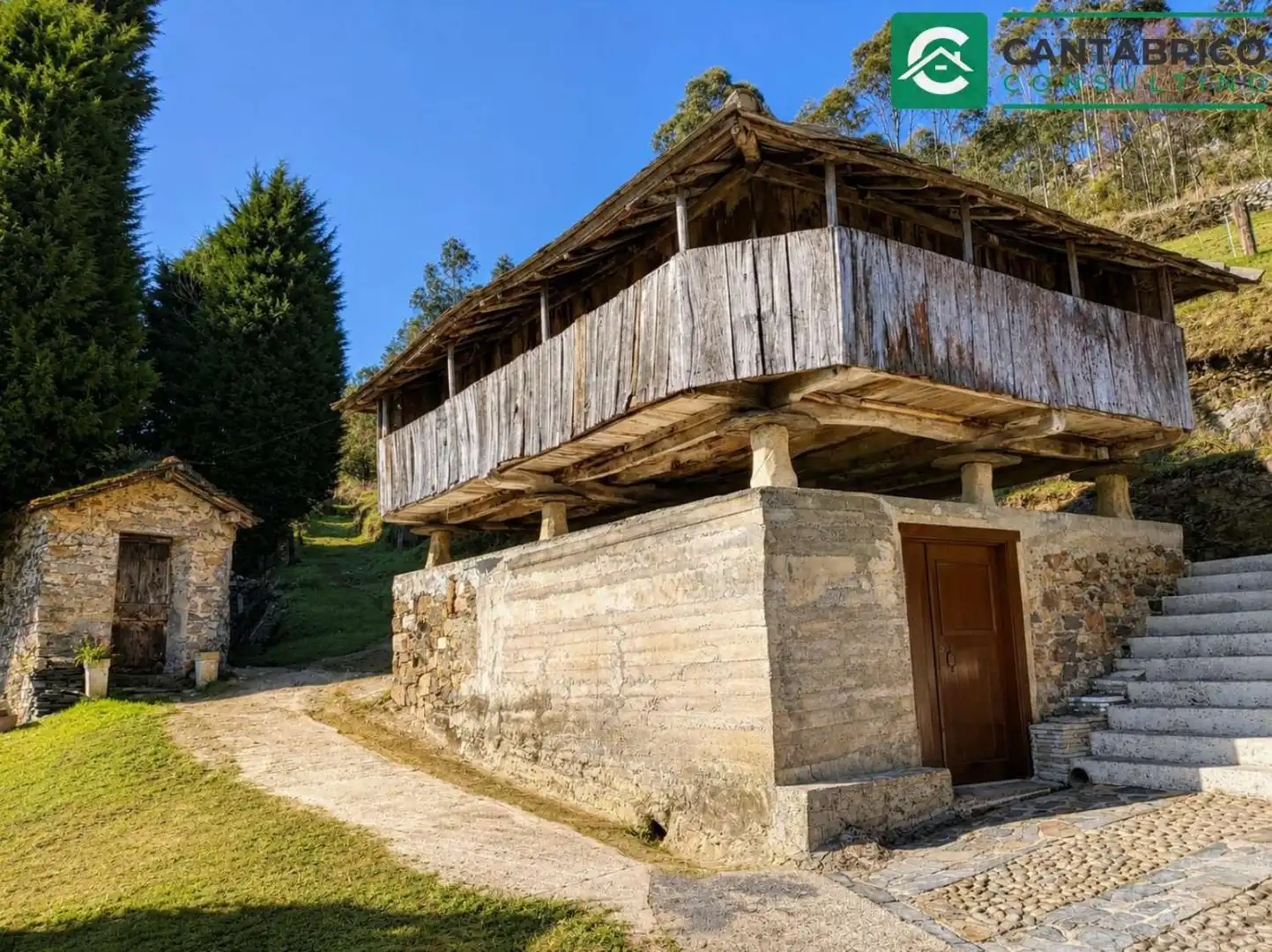 Außenansicht von Haus oder Chalet zum Verkauf in Navia mit Heizung, Terrasse und Möbliert