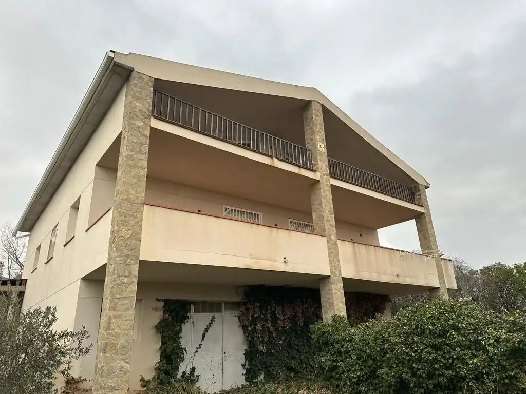 Vista exterior de Residencial en venda en Castelló de Farfanya