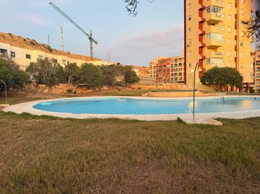 Appartement compact avec piscine à vendre à Almerimar