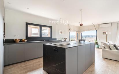 Kitchen of Flat for sale in Sant Cugat del Vallès  with Air Conditioner, Heating and Terrace