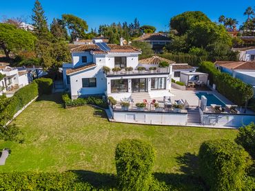 Casa con piscina en venta en San Pedro de Alcántara