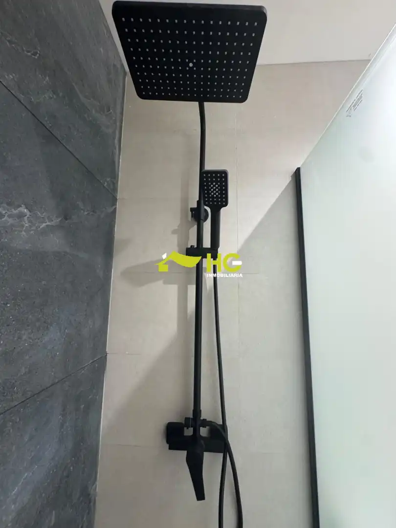 Baño de Piso para compartir en Villaviciosa de Odón con Aire acondicionado y Calefacción